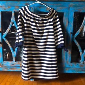 Nautical colors. Worn off or on the shoulder.